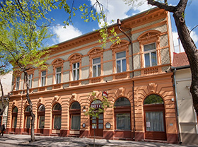 Kossuth Hotel és Étterem